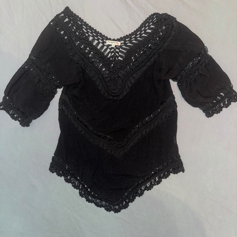 Black Crochet Lace V-Neck Boho Goth Sharkbite Blouse Small